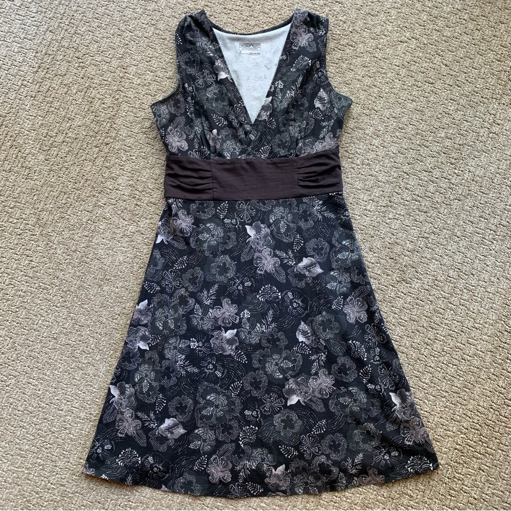 Patagonia Gray/Black Floral Sleeveless Dress Small